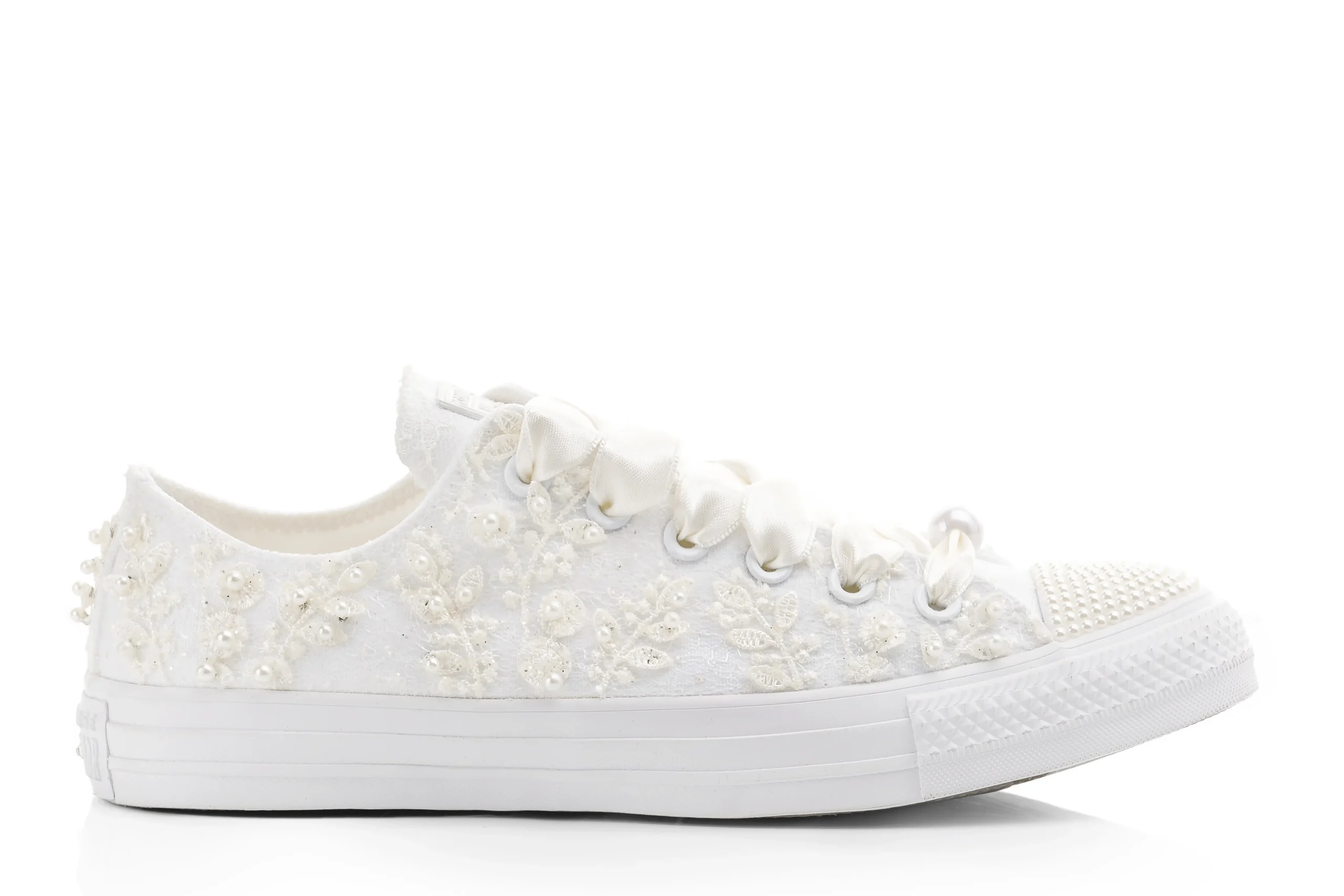 Pearl-Embellished Wedding Converse Sneakers: Elegant Bridal Shoes with a Touch of Glamour – Image 2