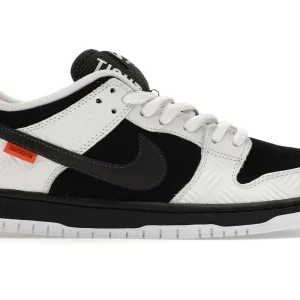 Nike SB Dunk Low TIGHTBOOTH