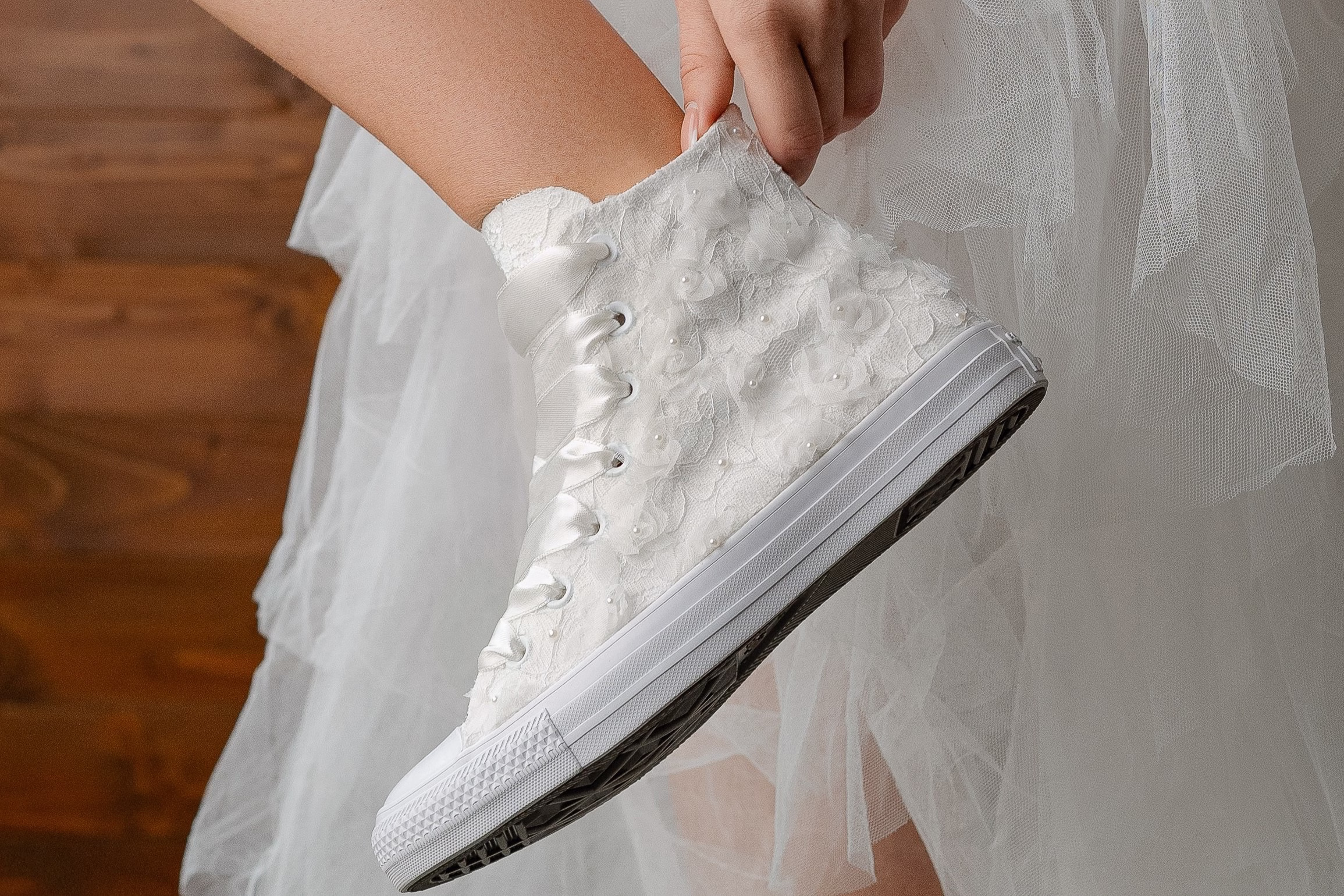 Bridal Chucks High Top With 3D Flowers – Image 6
